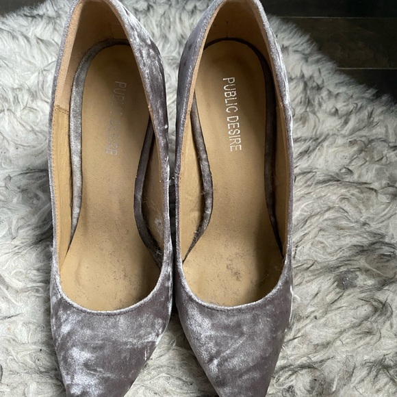 Public Desire velvet grey pointed toe pumps size 4 uk with a 4” heel - Picture 2 of 6